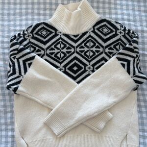 Abercrombie & Fitch Black and Cream Geometric Turtleneck Sweater